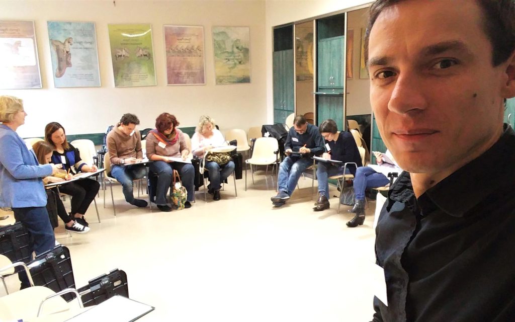 grupa ludzi